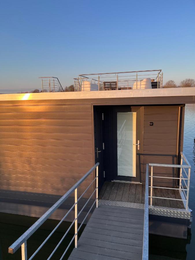 שיליג Hausboot Der Frieslaender Im Wangermeer מראה חיצוני תמונה